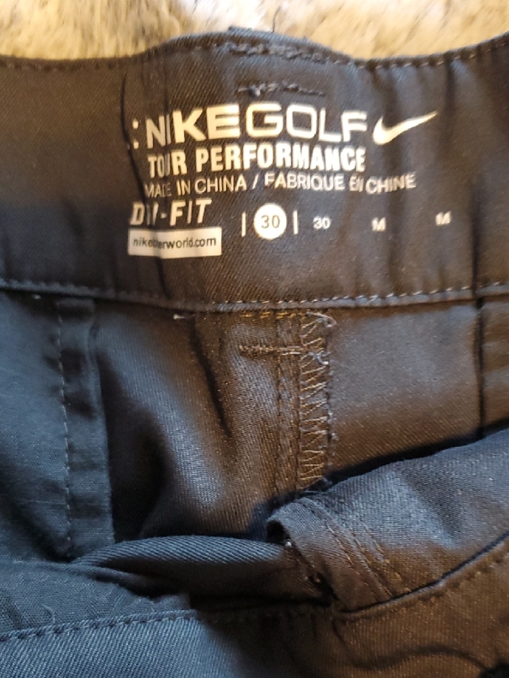 Nike Golf, Men's Black Tour Performance Shorts. Dri-fit 30 - Picture 2 of 4